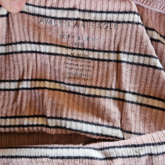 Sleeveless crop top - Picture 3 of 3